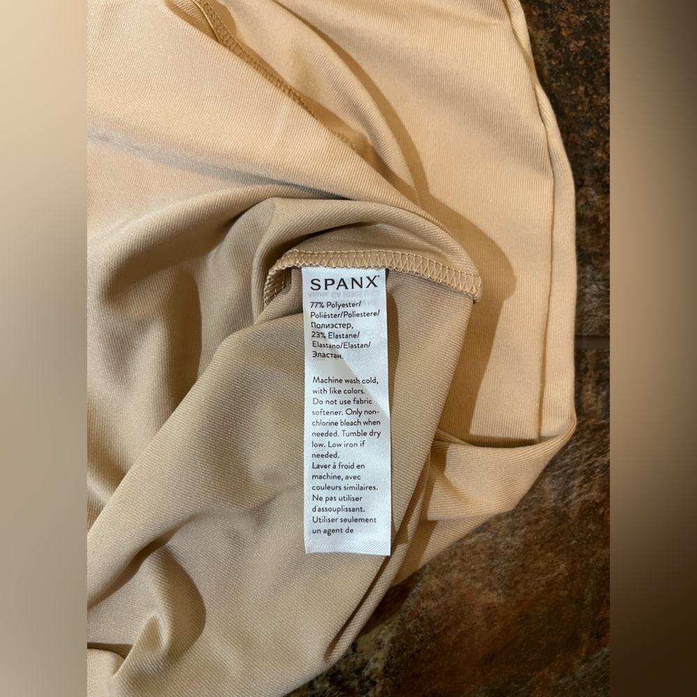 Spanx Socialight light compression slip in soft nude color. Size XL - Picture 6 of 12